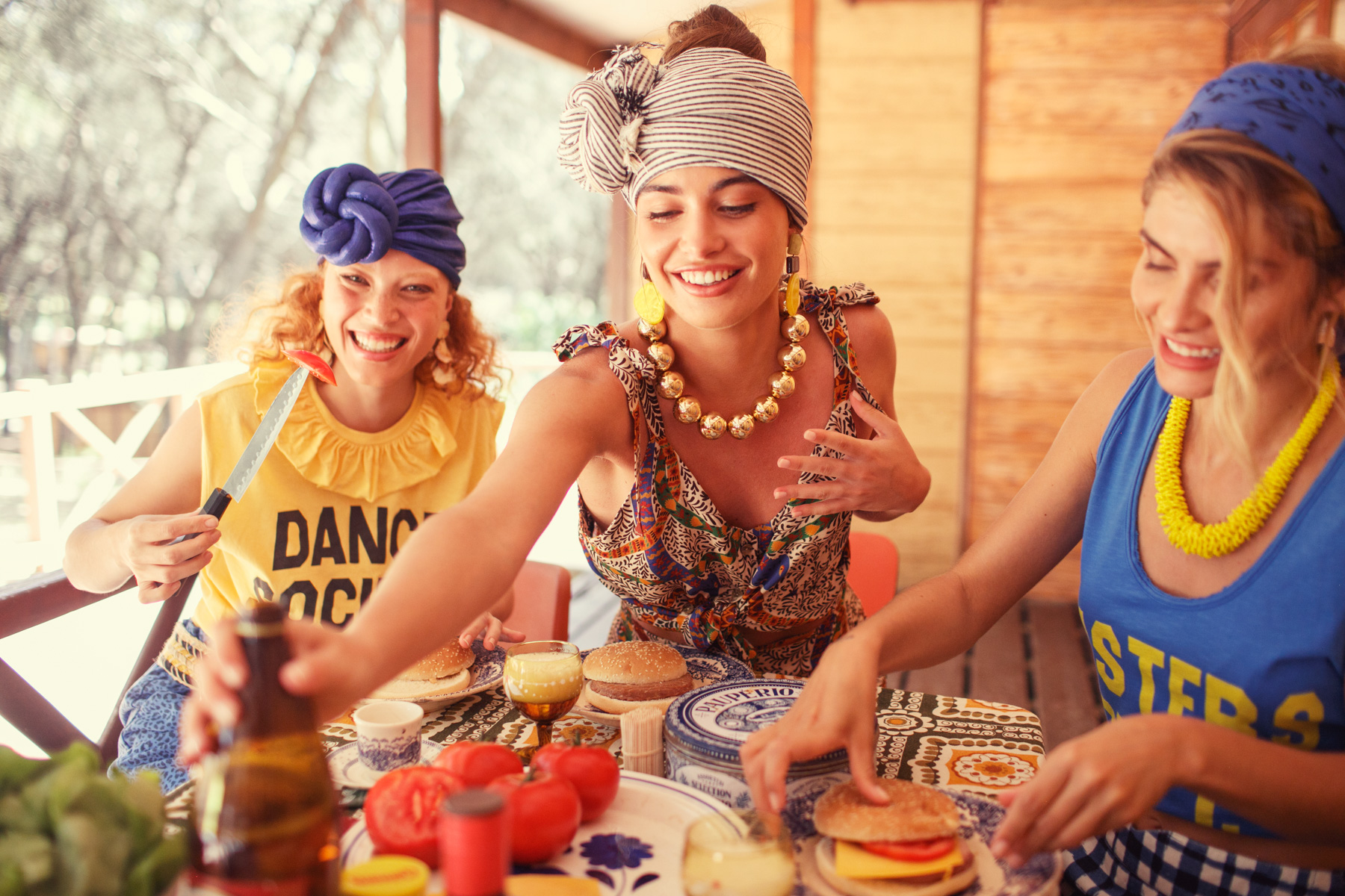 Top z wiązanymi ramiączkami w wielobarwne węże 1